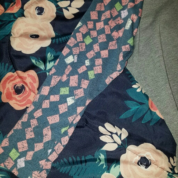 Lularoe Randy - Picture 2 of 3